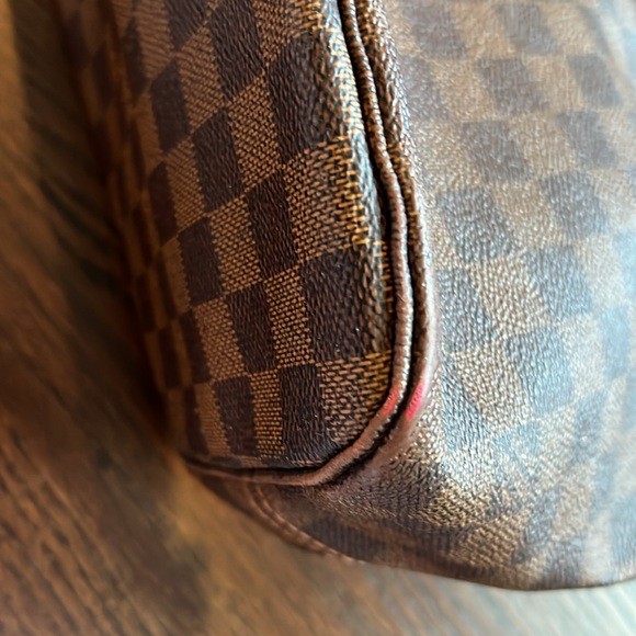 Authentic LV Neverfull Damier MM Cherry Used - Picture 5 of 13